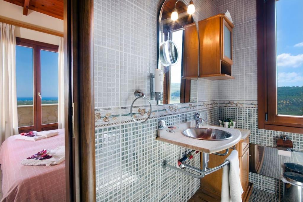 Villa Katerina With Eco Heated Pool Σπηλιά Εξωτερικό φωτογραφία